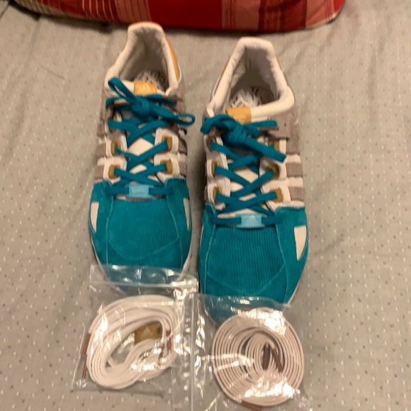 Like New Sz 10 Sneakers 76 x EQT Guidance 93
